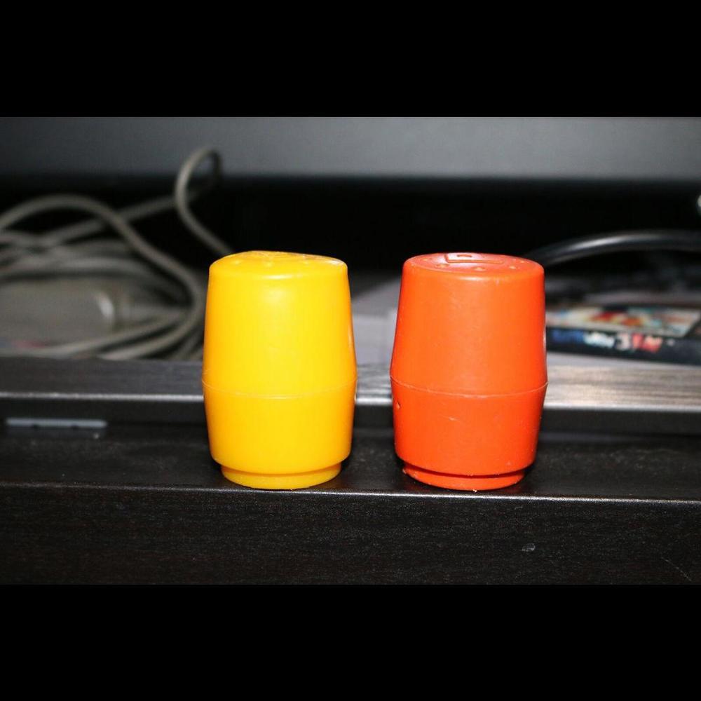 Vtg Fisher Price Fun w Food Play Yellow&Orange Salt Pepper Shakers 0621